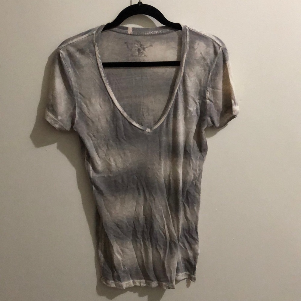 V neck tee